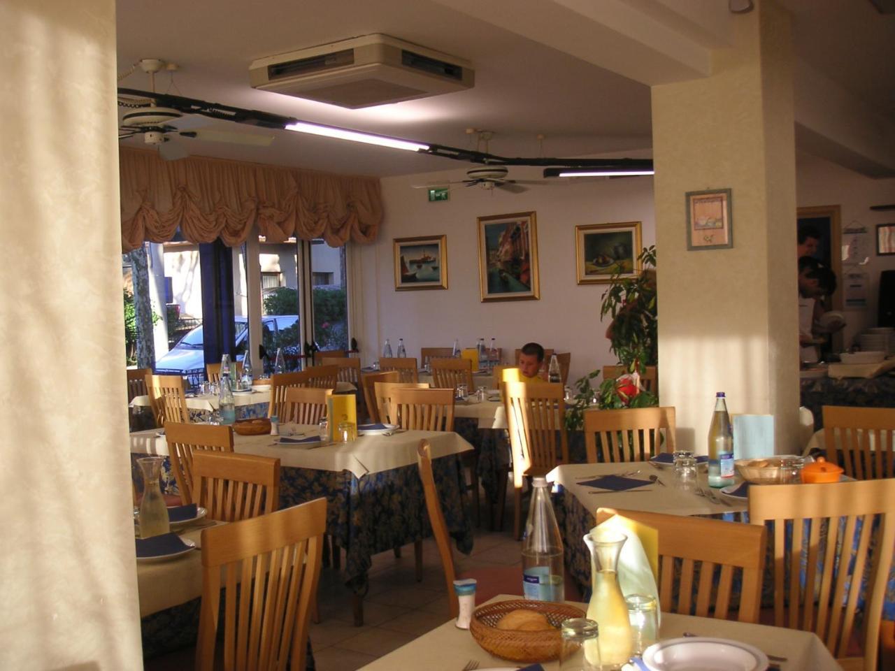 Hotel Canasta Riccione Ngoại thất bức ảnh