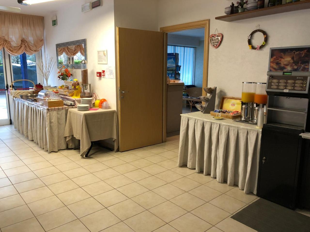 Hotel Canasta Riccione Ngoại thất bức ảnh